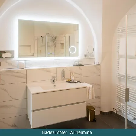 Schloss Colmdorf 4* באיירוט