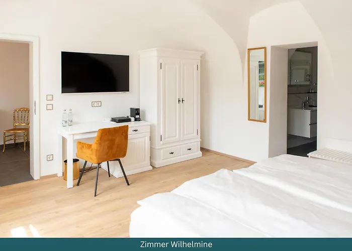 Отель Schloss Colmdorf 4*